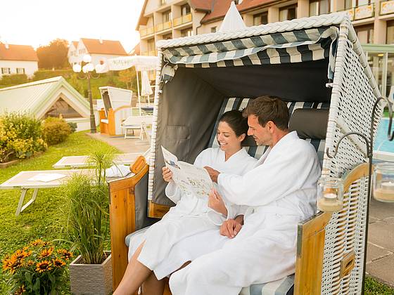 Entspannen im Freien im Wilfinger Bio Thermen Hotel Bad Waltersdorf